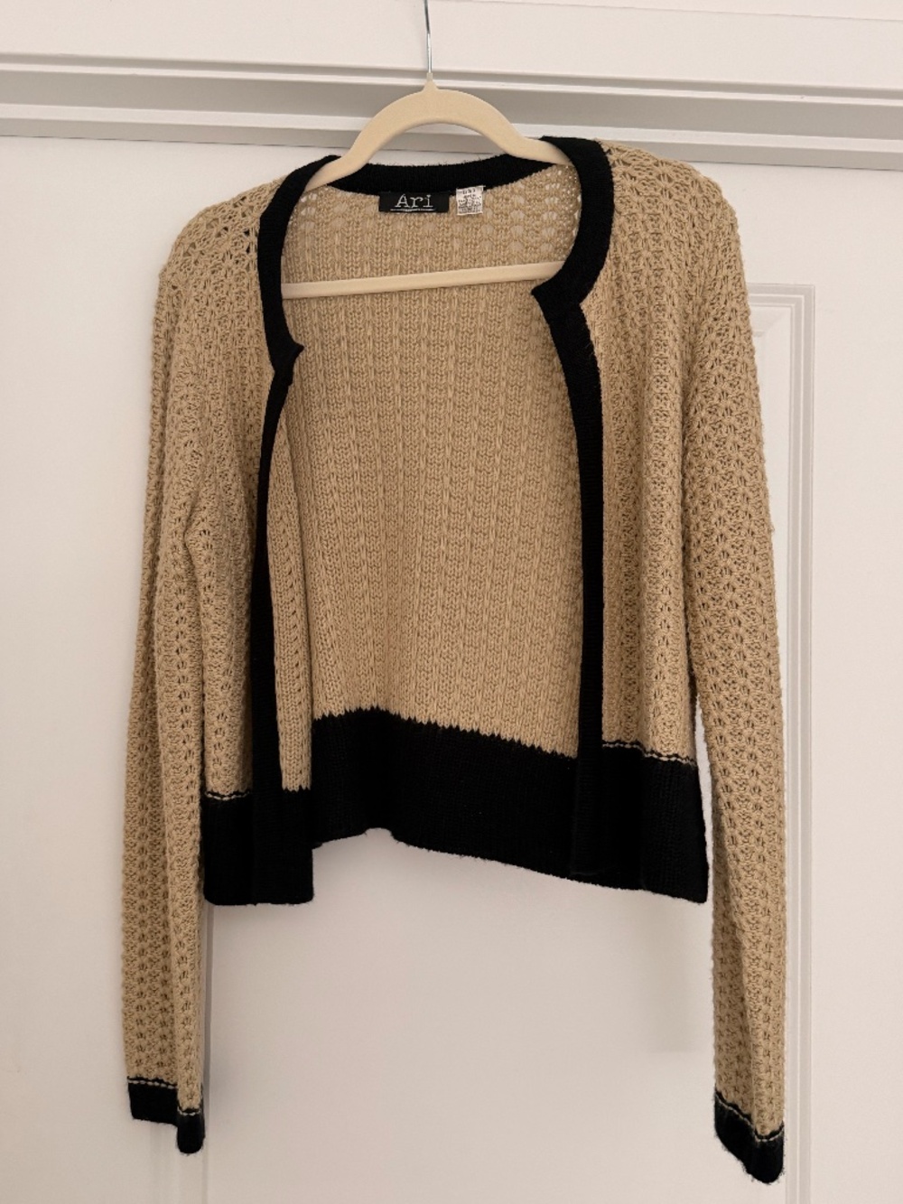 ARI | CLASSIC WARM SOPHISTICATION SWEATER